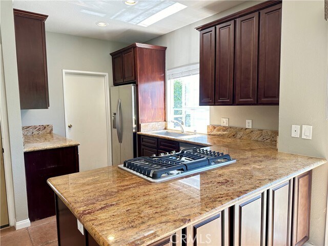 Building Photo - 24482 Lantern Hill Dr