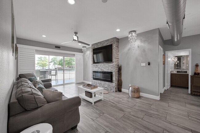 Building Photo - 12800 Melville Dr