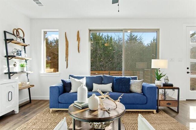 Building Photo - Upgraded Mira Lagos townhome with EV Charger and 2 car garage