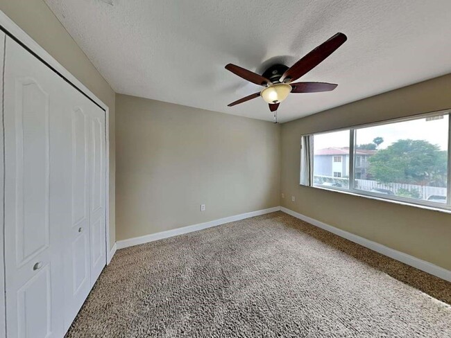 Building Photo - 12751 SW 28th Ct