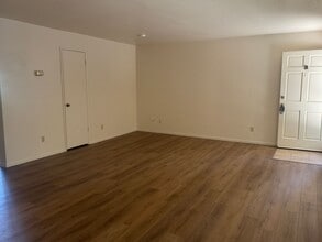 Building Photo - R-5310H