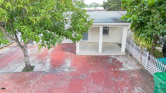 Building Photo - 12615 E Randall Park Dr
