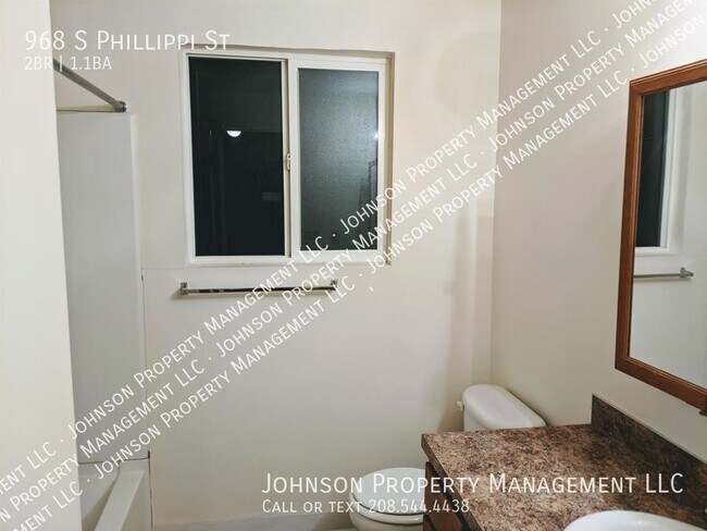 Building Photo - 968 S Phillippi St