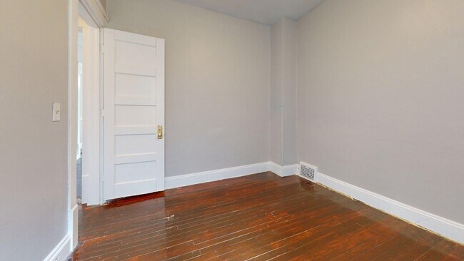 Building Photo - 3001 Denison Ave