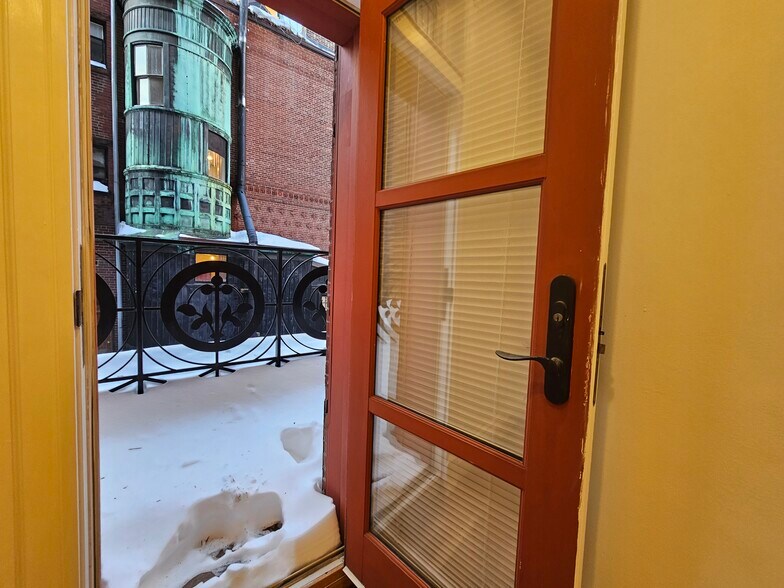 Building Photo - 197 Commonwealth Ave