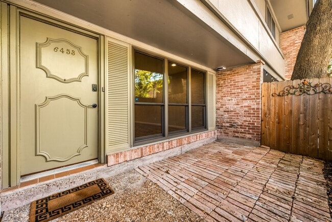 Building Photo - 6453 Bayou Glen Rd