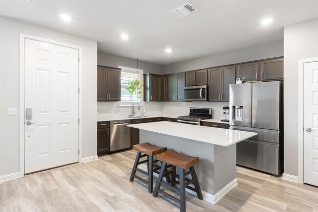 Building Photo - 7801 Frida Bend
