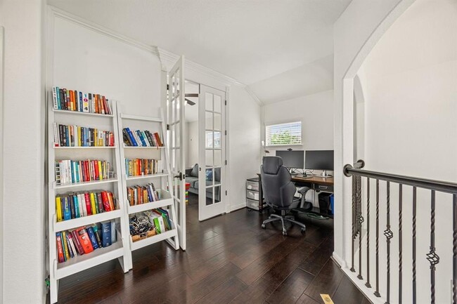 Building Photo - 16746 Highland Country Dr