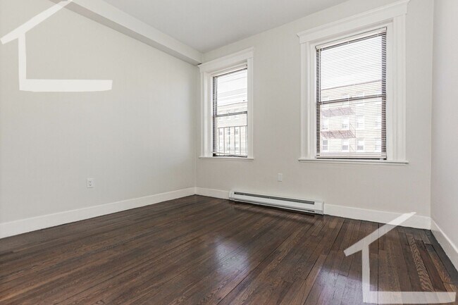 Building Photo - Centrally Located, Modern Fenway 2-Bed w/ Laundry