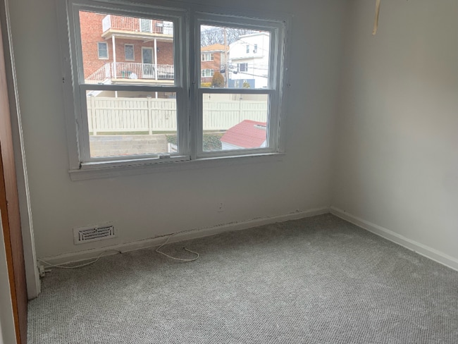 Building Photo - 735 Brandon Rd