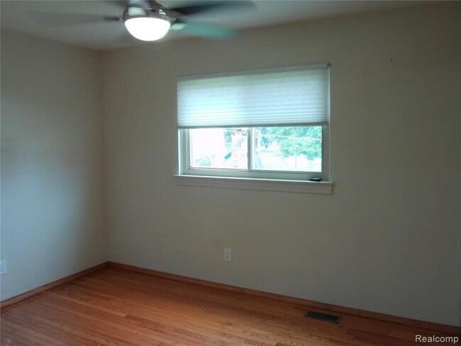 Building Photo - 41223 Sesame Dr