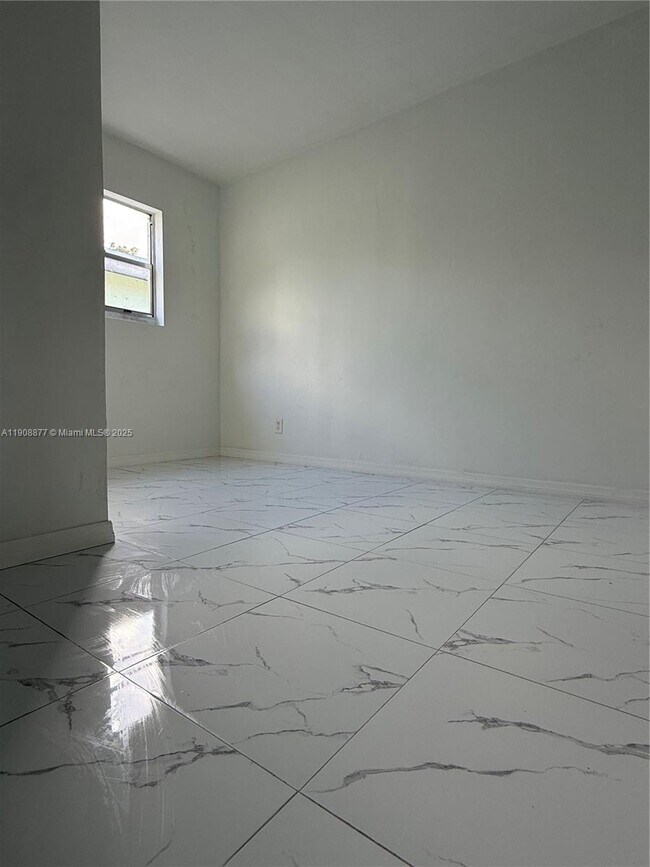 Building Photo - 3340 NW 13th Ave