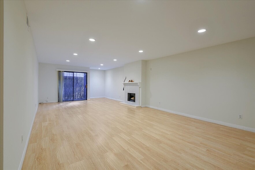 Building Photo - 1940 N Highland Ave