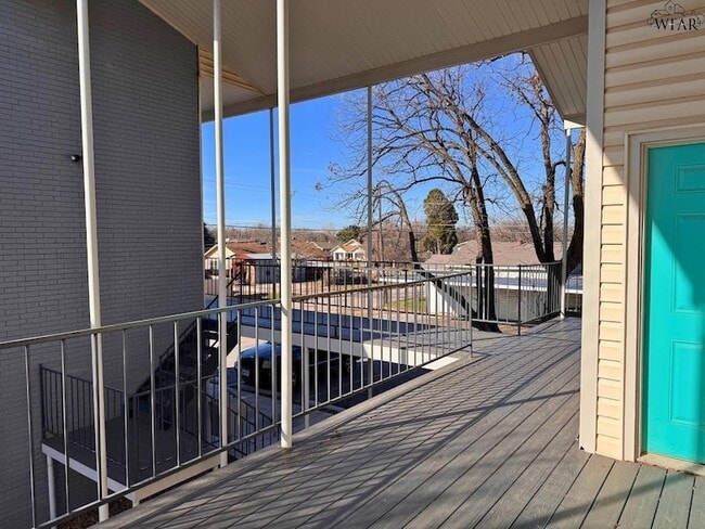 Building Photo - 1611 Bell St