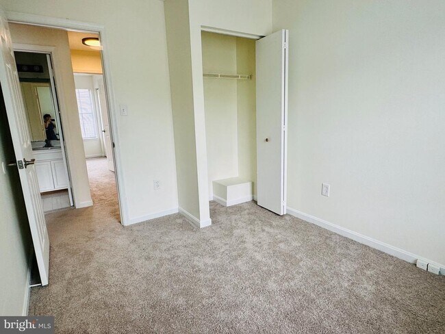 Building Photo - 11 Offspring Ct