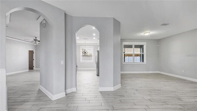 Building Photo - 3833 Siskin Dr