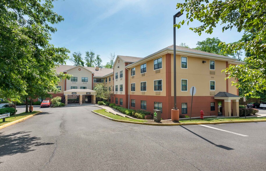 Primary Photo - Furnished Studio-Red Bank - Middletown