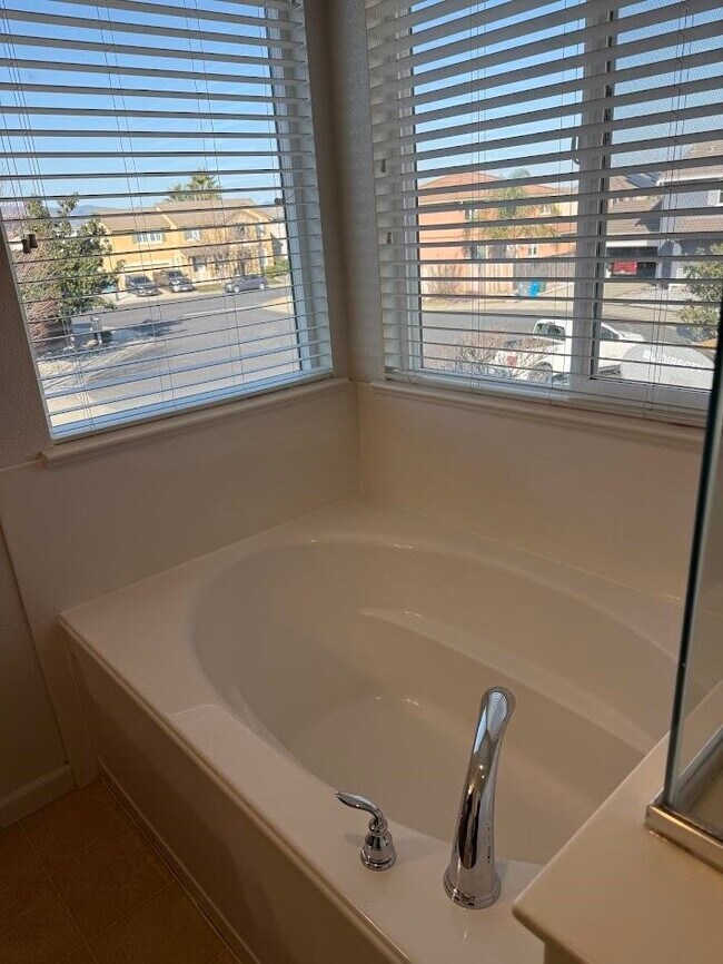 Building Photo - 236 Cogburn Way