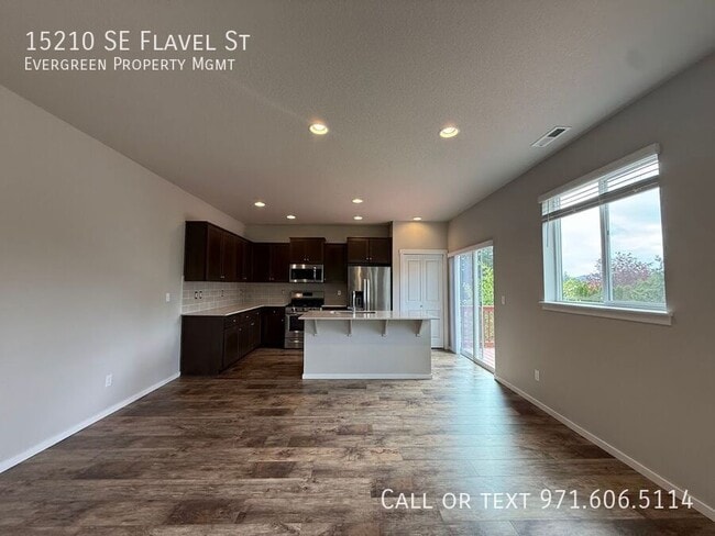 Building Photo - 15210 SE Flavel St