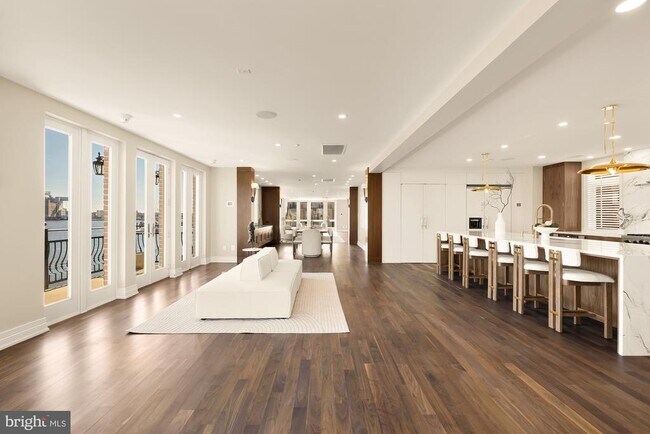 Building Photo - 622 Ponte Villas N