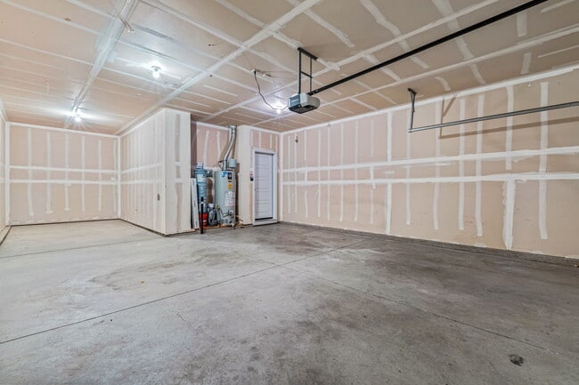 Building Photo - 6852 S Birch Creek Ave