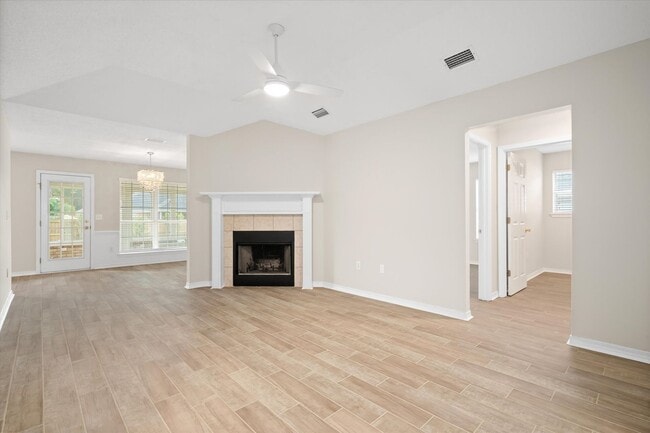 Building Photo - HEART OF DAPHNE LISTING!