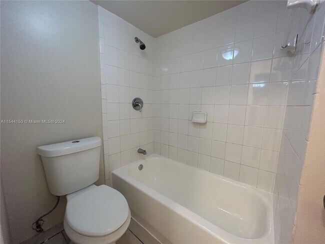 Building Photo - 2700 Riverside Dr