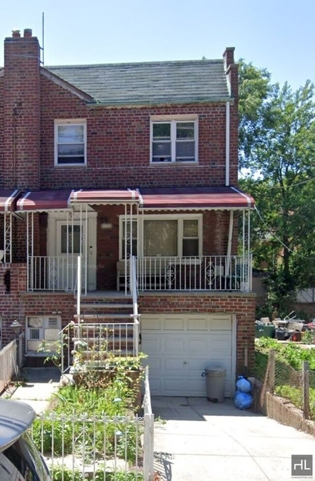 Building Photo - FRESHLY GUT RENOVATED  2 BEDROONs EAST 54 ...