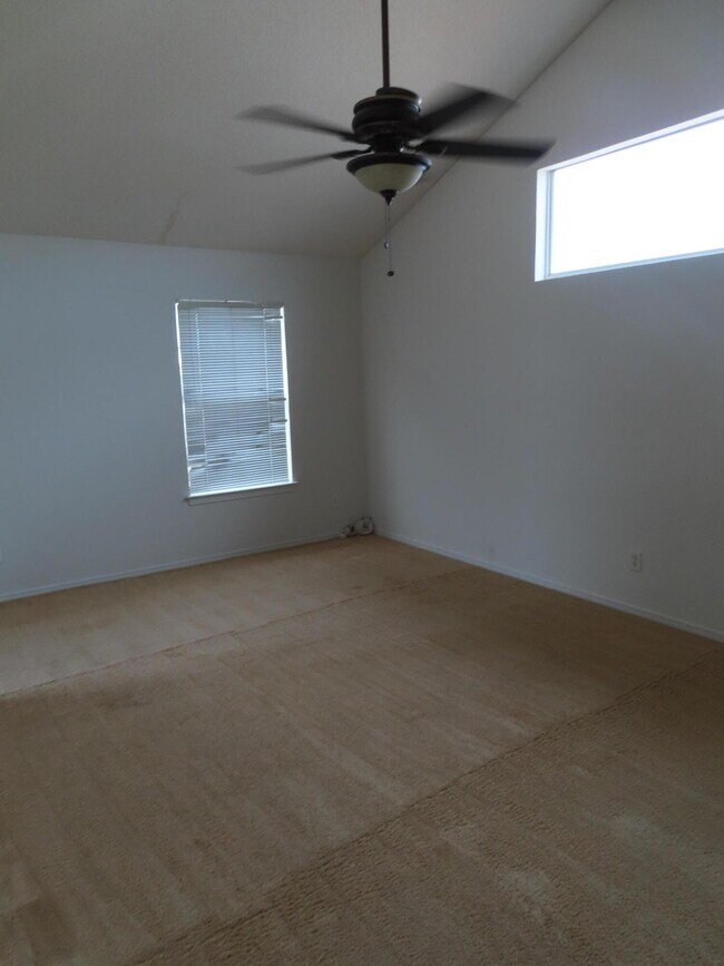 Building Photo - 12860 Tierra Lince Dr