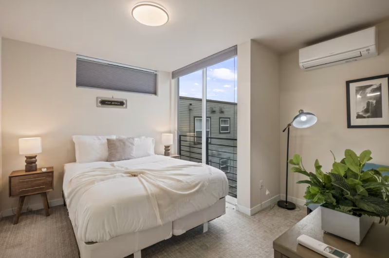 Building Photo - 8839 Midvale Ave N