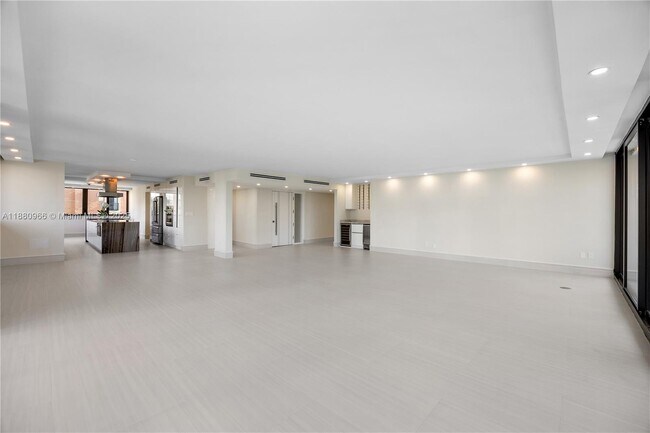 Building Photo - 700 Coral Wy