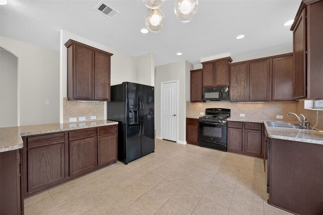 Building Photo - 24715 Hikers Bend Dr
