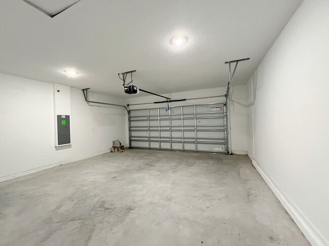 Building Photo - 317 Singing Sands Cir