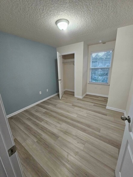 Building Photo - 213 Larkin Pl