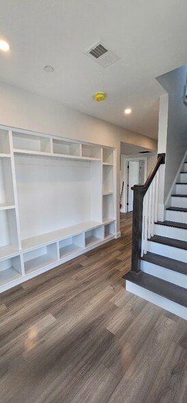 Building Photo - 15 Hadley Pl