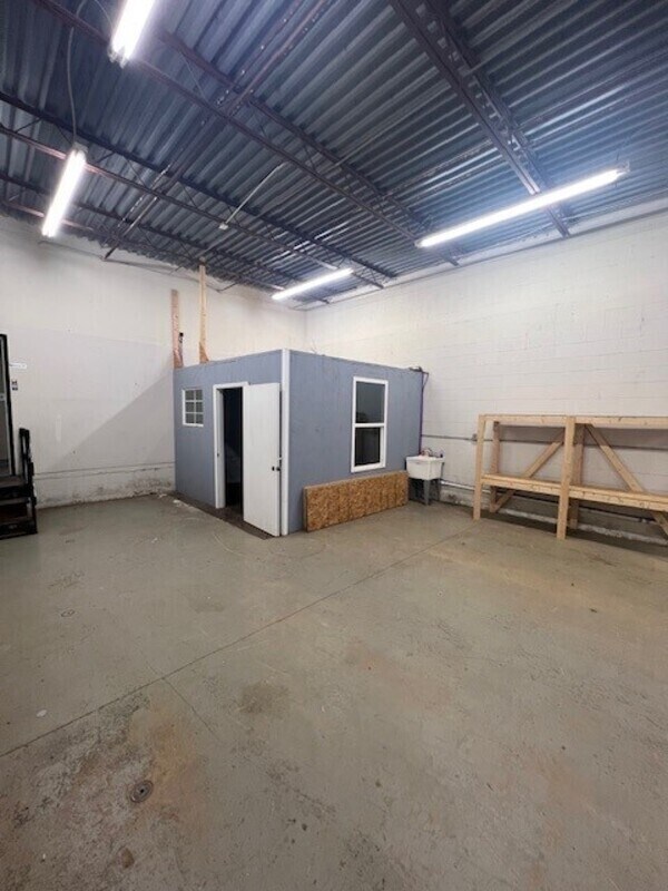 Building Photo - 6010 McDaniel Ln