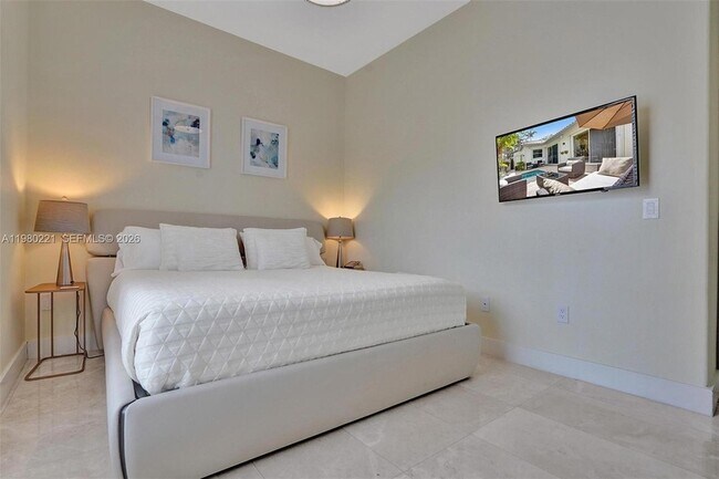 Building Photo - 1529 Shoreline Way