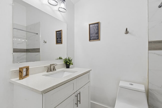 Building Photo - 1298 Gideons Dr SW