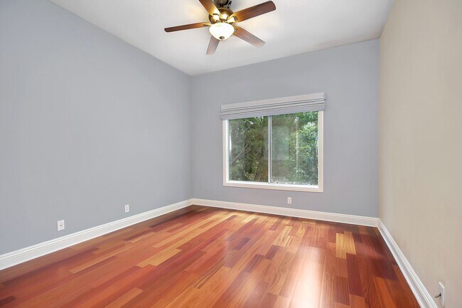 Building Photo - Modern Comfort in a Prime Location – 2BR T...