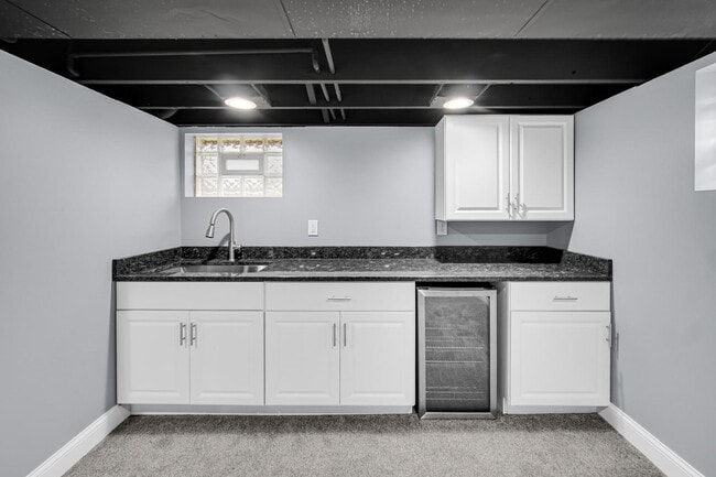 Building Photo - 303 N Harvey St