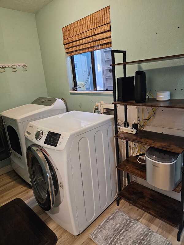 Building Photo - 293 Alaume St