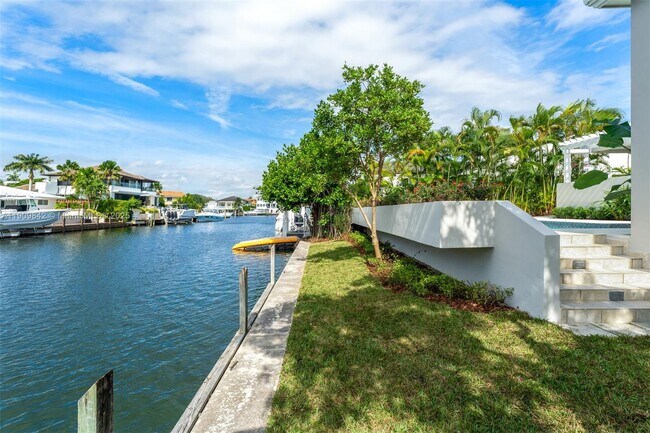 Building Photo - 13032 Mar St