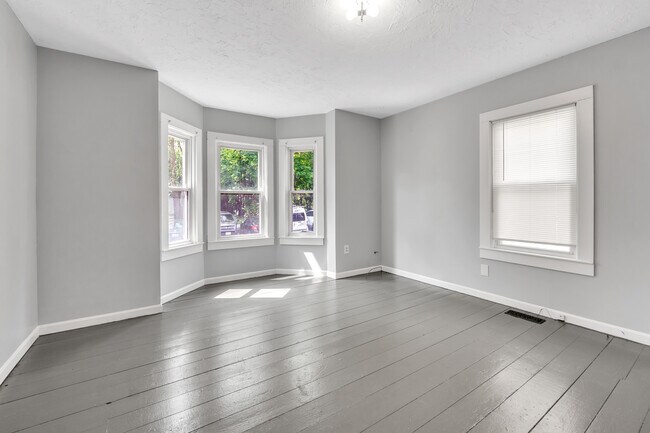 Building Photo - 28 Institute St