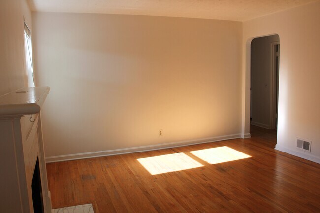 Building Photo - 3806 Gardner Ave