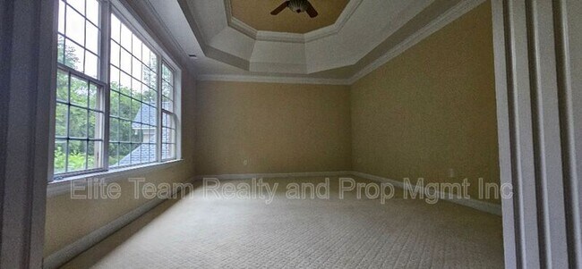 Building Photo - 6926 Linkside Ct