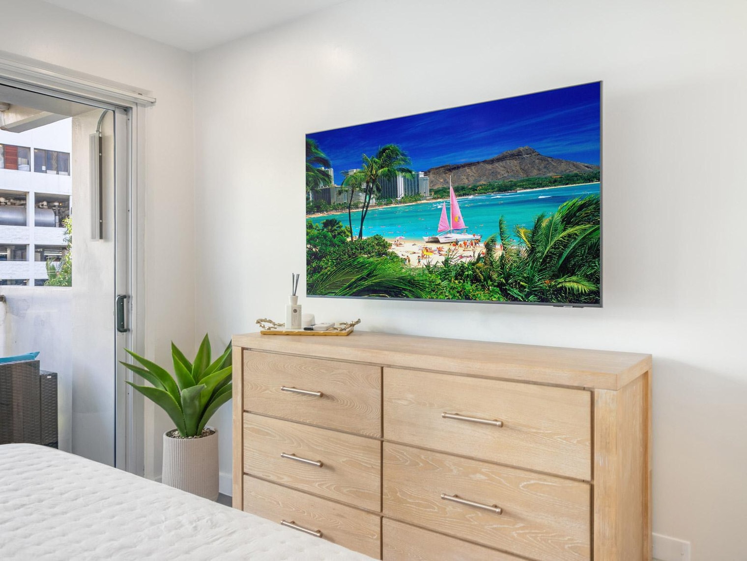 Building Photo - 2464 Prince Edward St