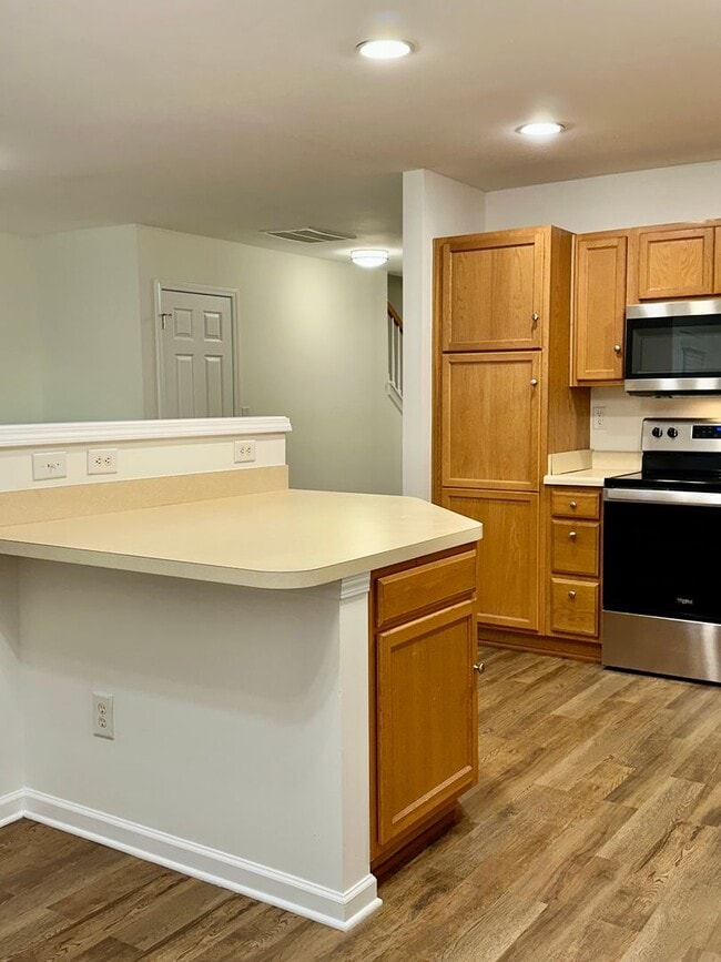 Building Photo - Ballantyne 2-bedroom Townhome ready now!