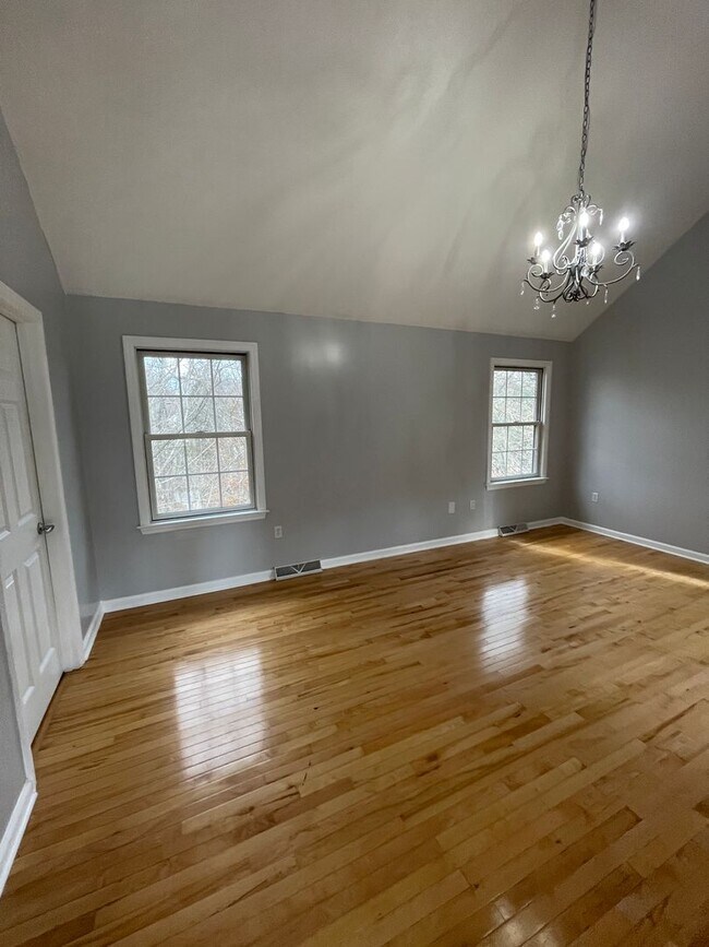 Building Photo - 1513 King Henry Dr