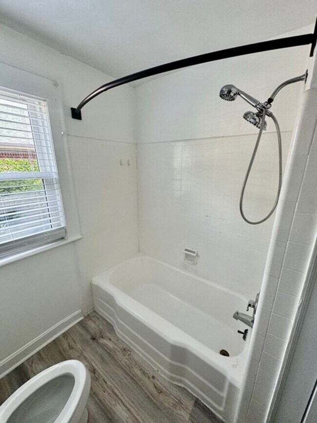 Building Photo - 2BD/1BA Brick Home in Cul-de-sac!