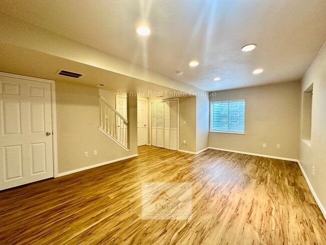 Building Photo - 4394 Gunbarrel Dr